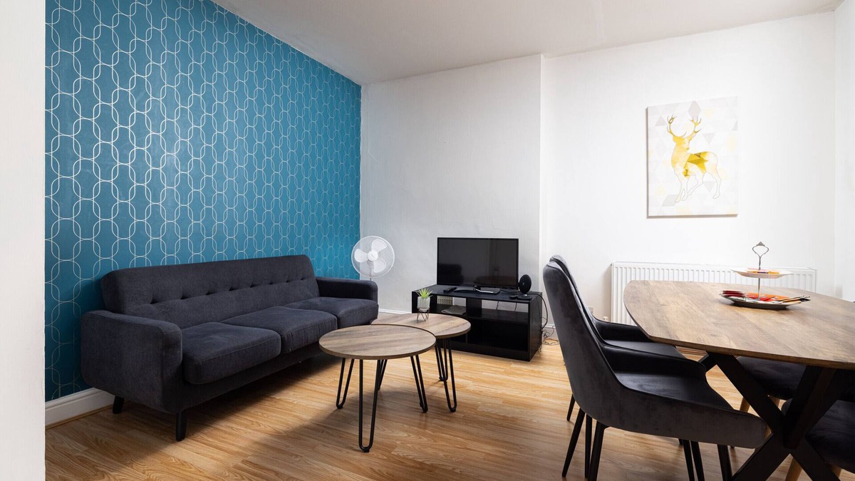 Shepherd's Bush Apartment | Shepherd's Bush 1 renovated apartment for 4 people