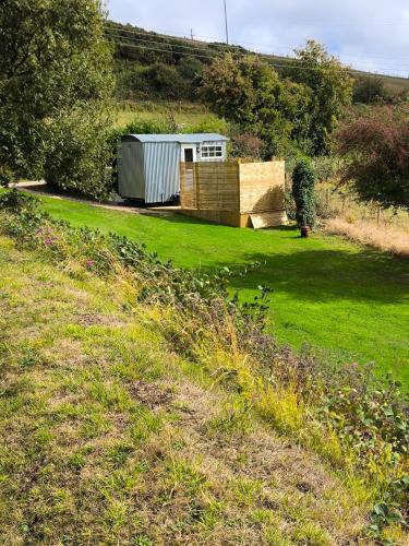 Weymouth Other | Shepherds hut with Hot Tub pet friendly