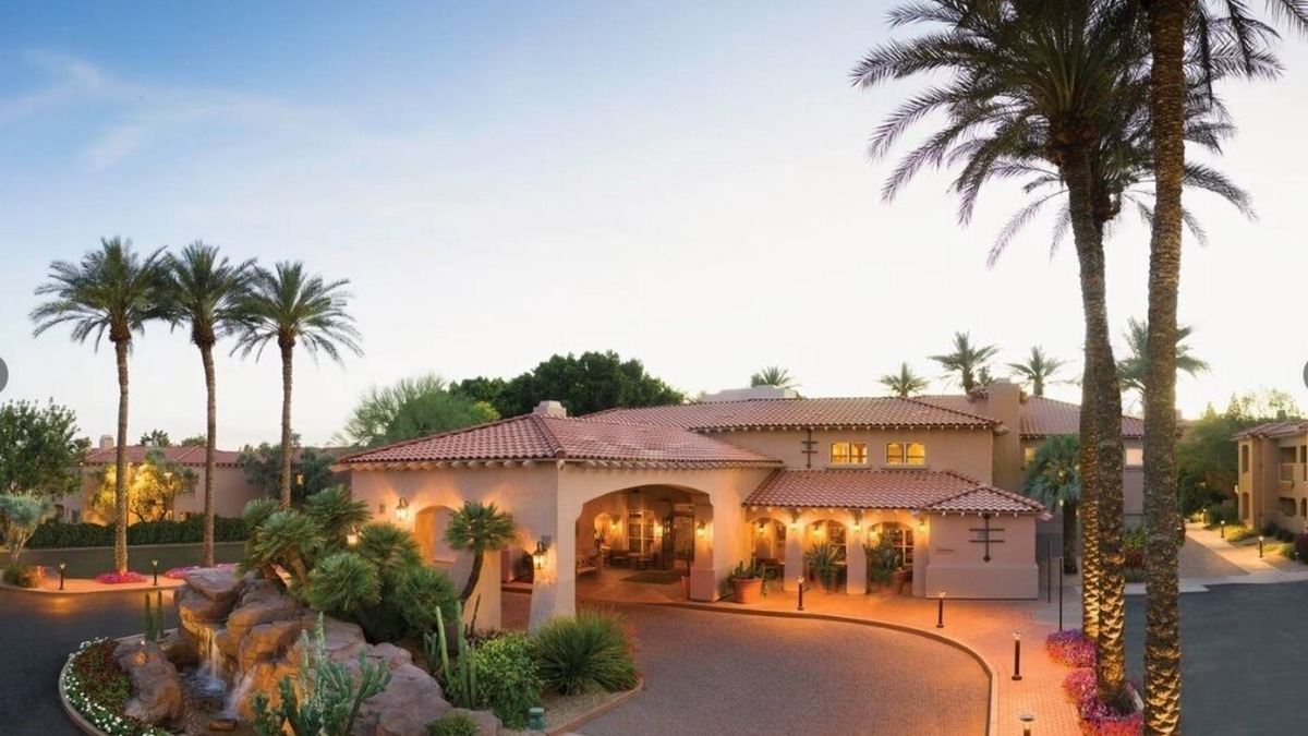 North Scottsdale Villa | Sheraton Desert Oasis Resort 1 BR Villa - 12 min. walk to TPC golf Feb 6 - Feb 9