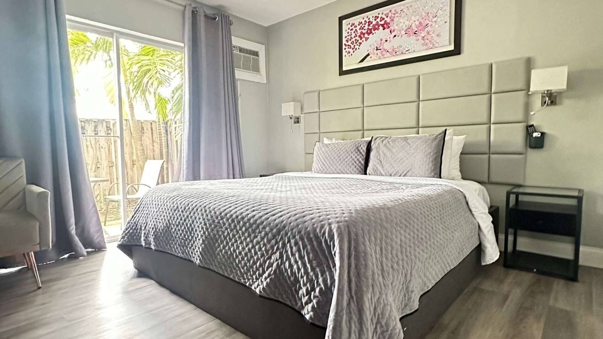 Dania Beach Apartment | Sheridan Suites Two Bedroom Suite