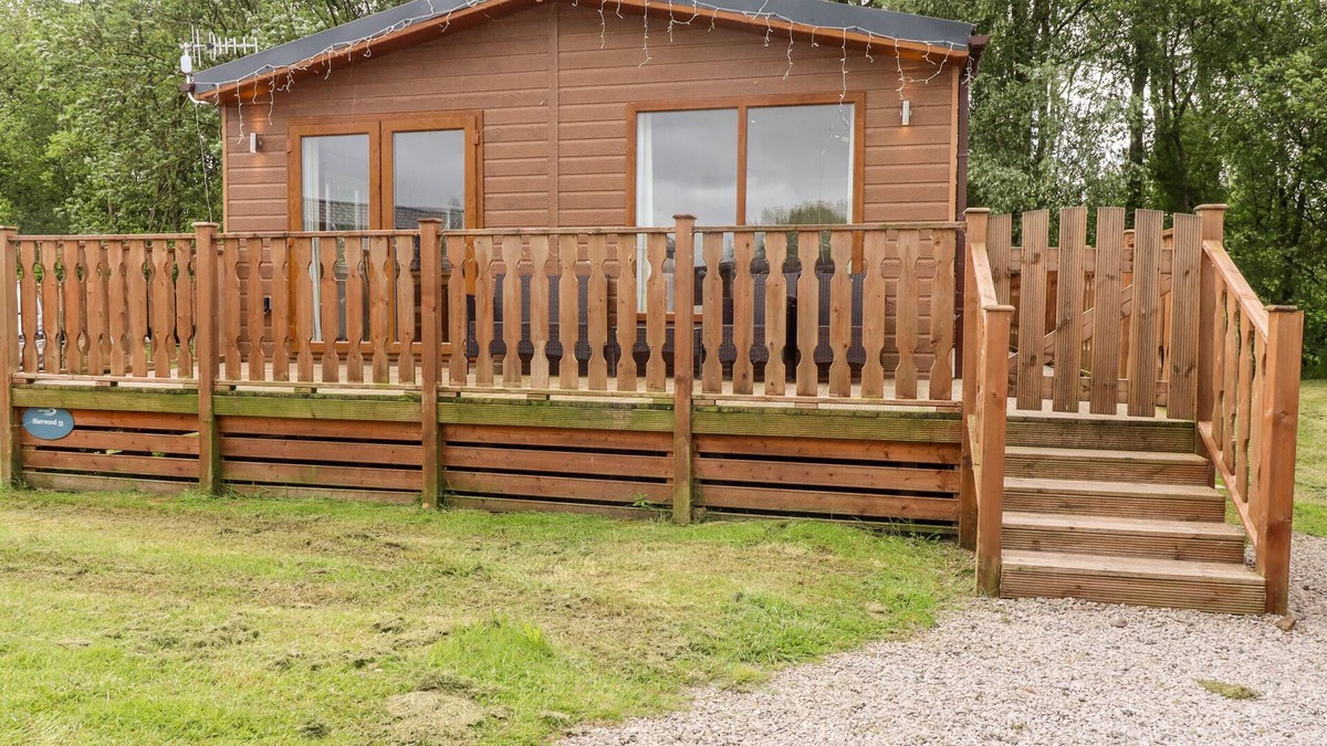 Yealand Conyers Cottage | SHERWOOD 33, pet friendly, with a garden in Carnforth