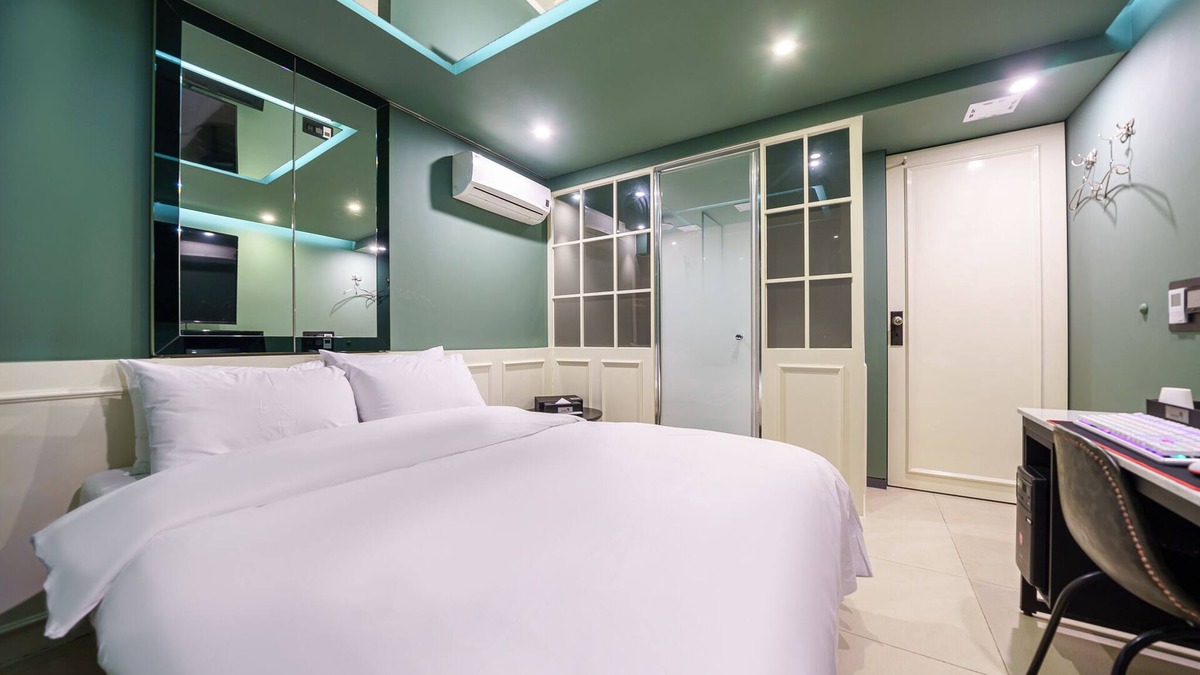 Sinchon-dong Hotel | Shinchon Wol Hotel