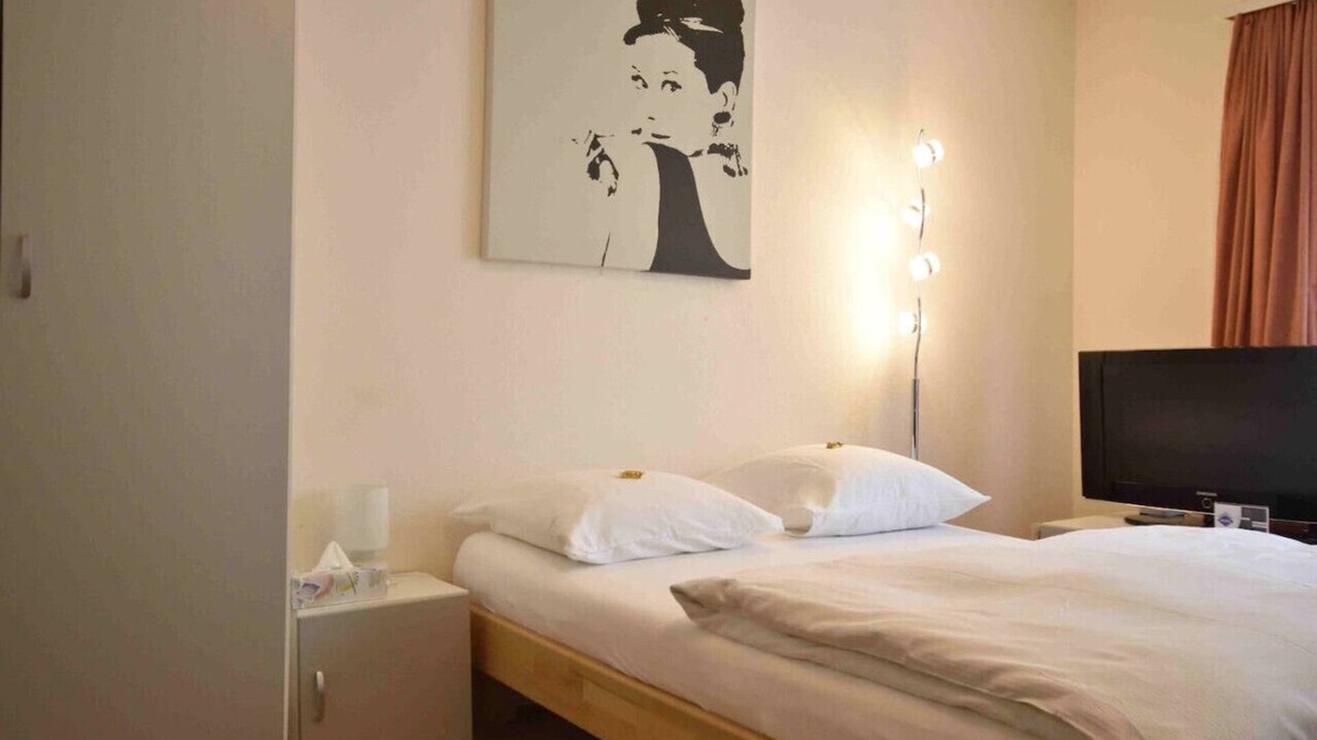 District 6 Apartment | Shiny Studio in Zurich - Crown 37