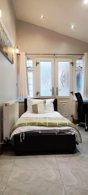 Longbridge Apartment | Shirley Gardens