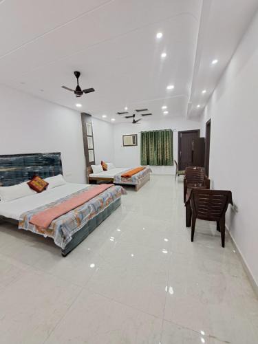 Mahmoorganj House | Shivansh stays