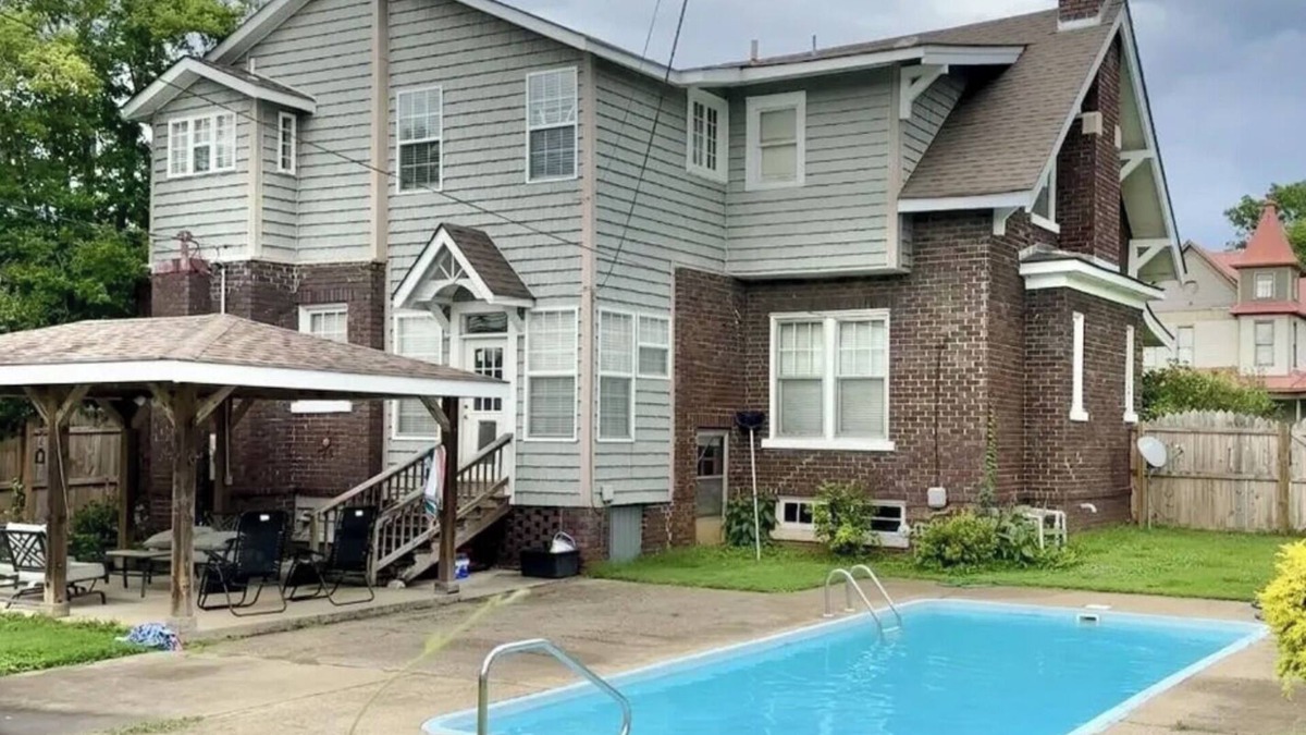 Sheffield House | Shoals 3BR w/Pool | Walk to Downtown & Riverfront