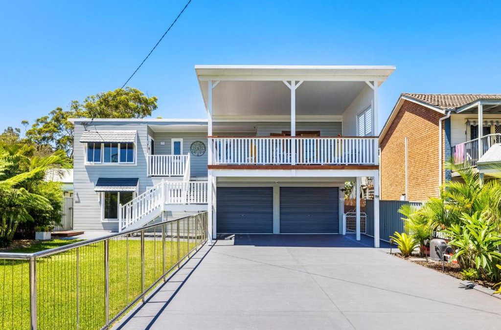 Shoal Bay House | Shoaly House and Shoaly House Cottage - perfect for multiple families & wedding groups