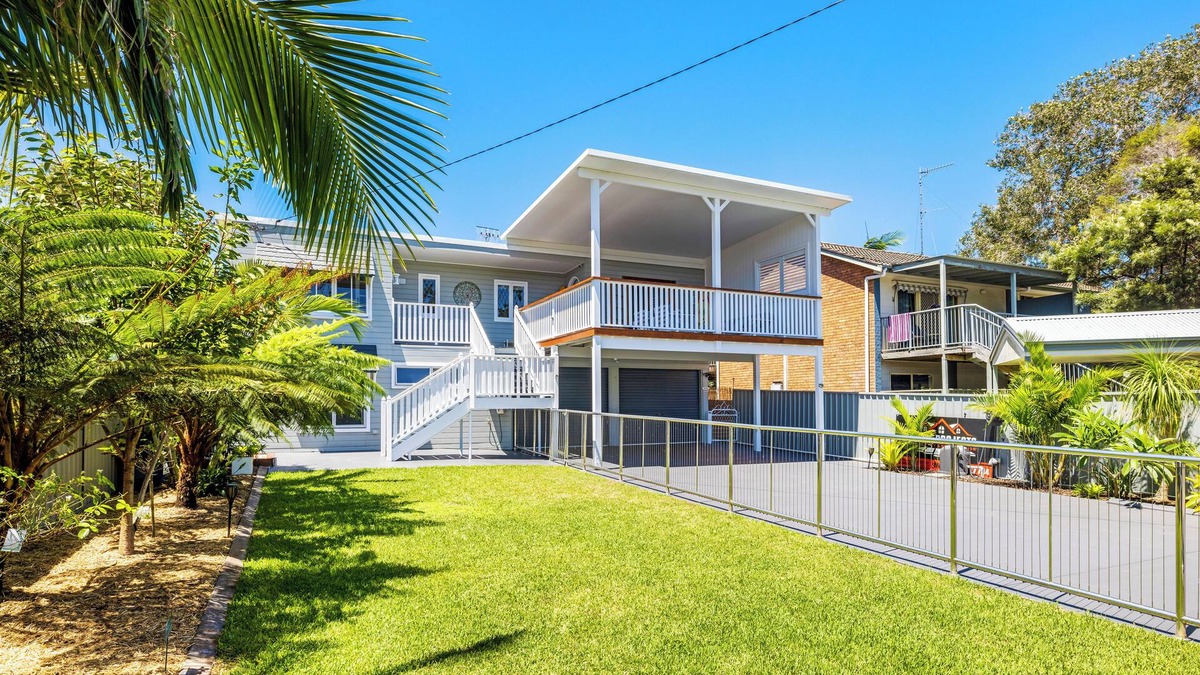 Shoal Bay House | Shoaly House & Shoaly House Cottage-perfect for multiple families or weddings.