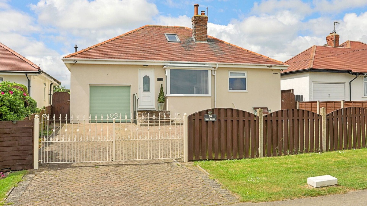 Filey House | Shoe Buttons Cottage at Gap Road