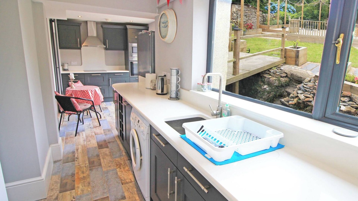 Pentrefelin Cottage | Shooting Star Cottage