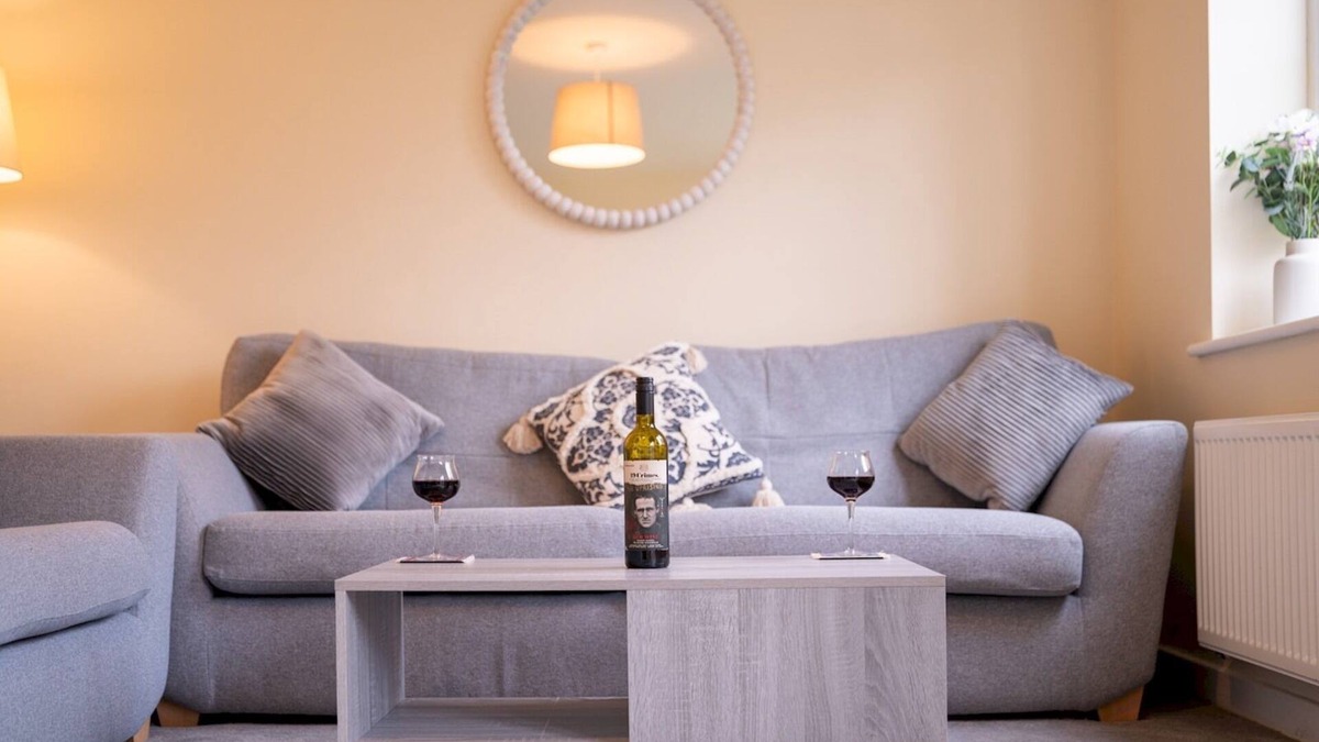Bicester House | Shop & Stay at Bicester Village near our 3 Bed Home| Pass the Keys