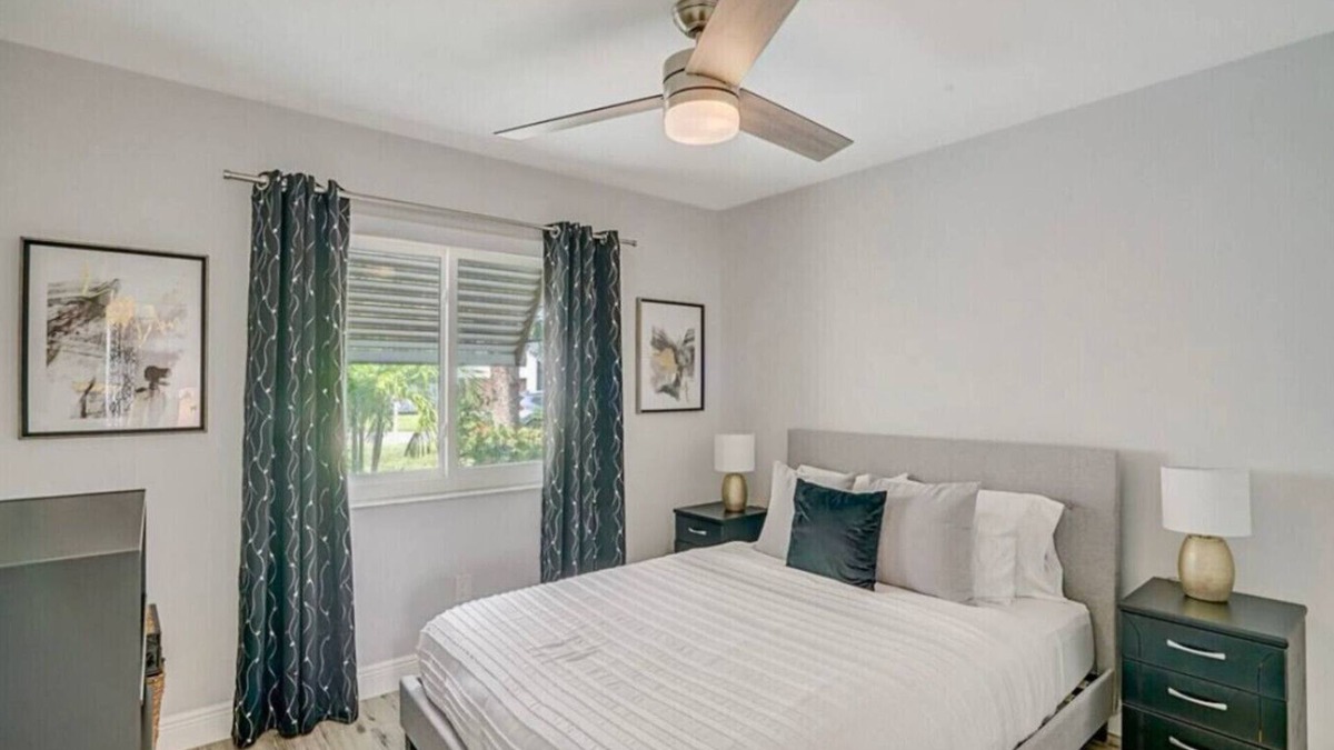 Lake Ida Shores Apartment | Shore & More — 5BR home in the Heart of It All