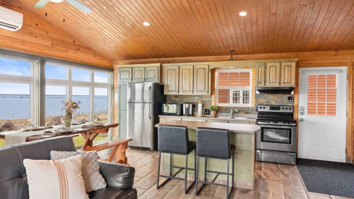 Pirogue House | Shoreline Escape: Serene Retreat near Indian Island
