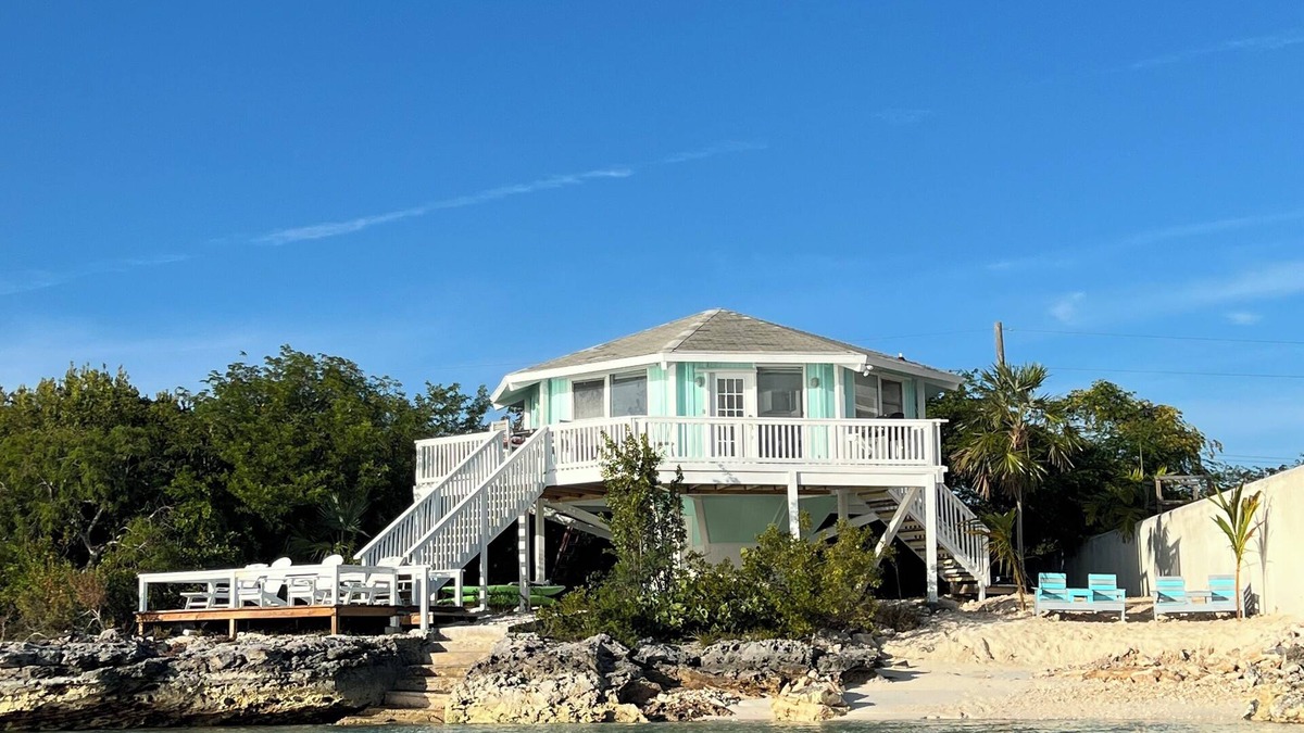 George Town House | Shoreline Flats: A Waterfront Escape on Bonefish Flats