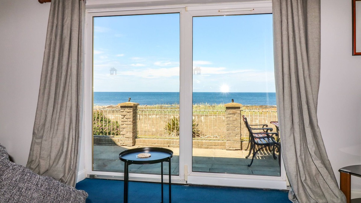 Rosehearty Cottage | Shoreline House