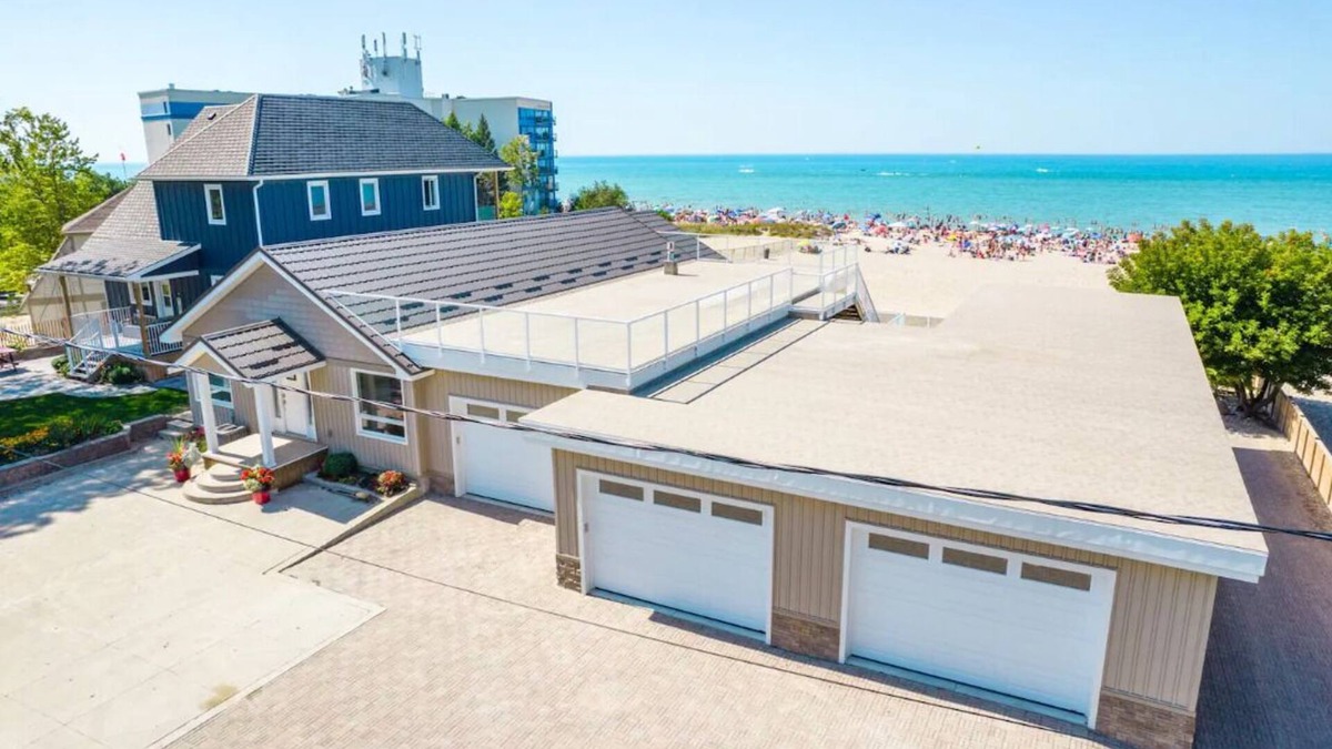 Grand Bend Cottage | Shoreline Palace- 6 bdrm 3 bath, Beachfront, Indoor swim spa, Games Room +morenn