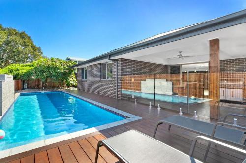 Fingal Bay House | Shoreline Retreat