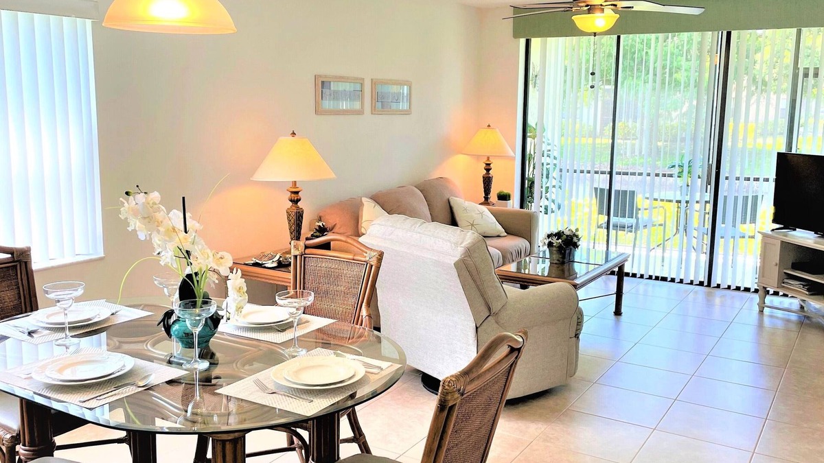 South Bradenton Condo | Shorewalk Sunny Bella Rosa- 2 heated Jacuzzis & pools near IMG/beaches