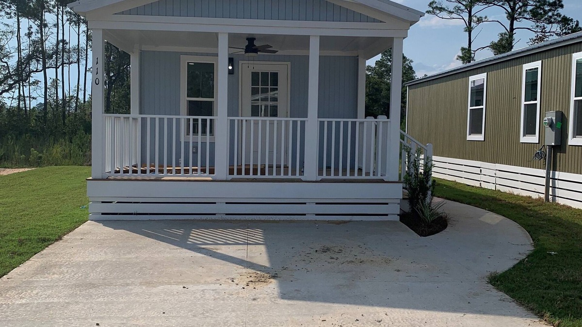 Freeport Cottage | Short drive to the beautiful 30-A beaches!nCozy Riverwalk Landing Cottage 8-H