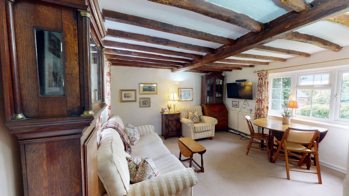 Aylesbury Cottage | Short Let Space Bailey's Cottage two bedroom cottage near the centre of Aylesbury.