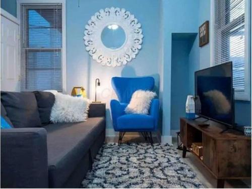Victorian Village House | Short North - Convention - Queen Bed -Free Parking