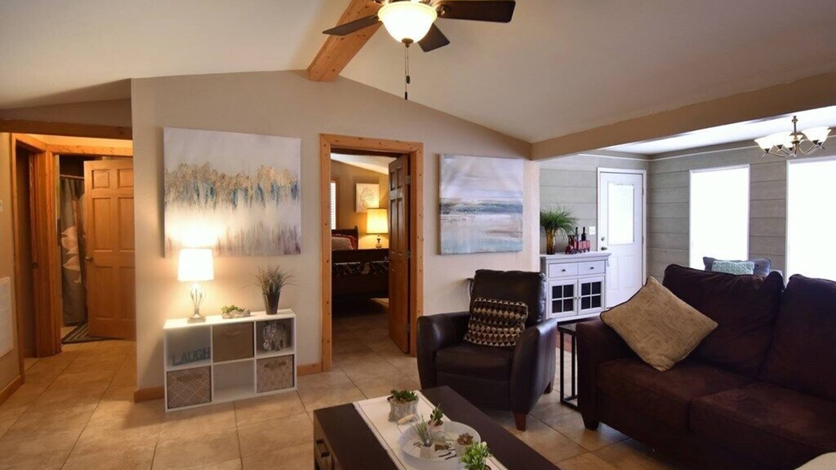 Alpine House | Short's Landing at 505 West. Murphy