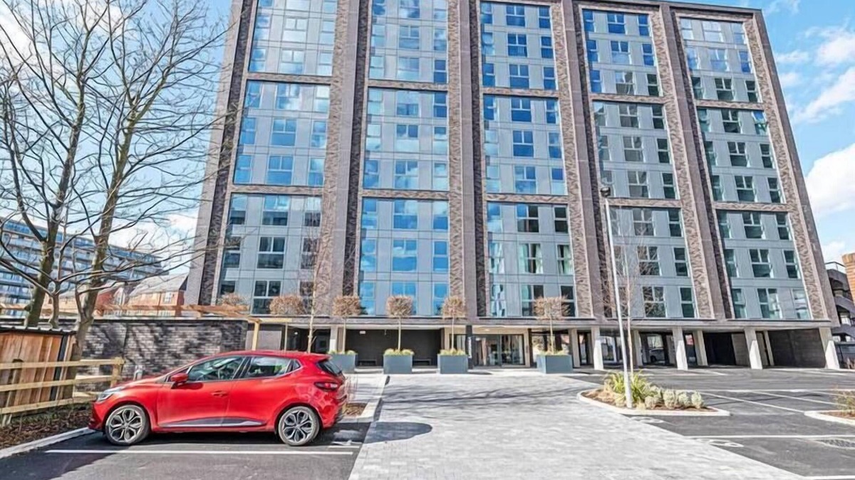 Old Trafford Apartment | Short Term Accommodation Manchester