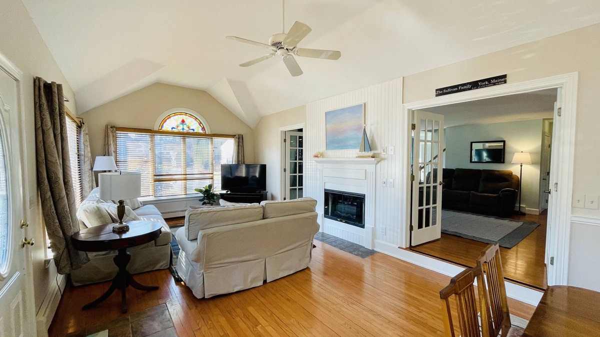 York Beach House | Short walk to beach! Classic New England Home Sleeps 15.