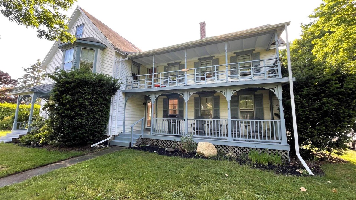 Vineyard Haven Condo | Short Walk to Town - Nice Comfortable -Reasonable