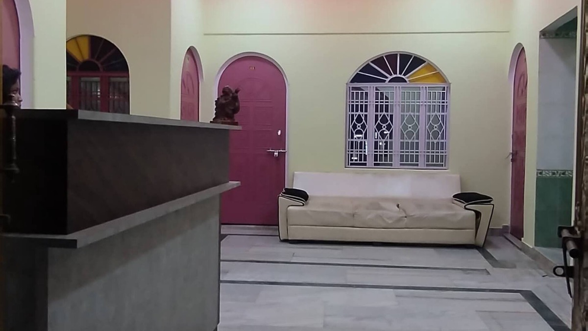 Lanka Hotel | Shree Guest House