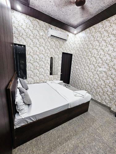 Khattalwada Hotel | Shree Kalyan Palace