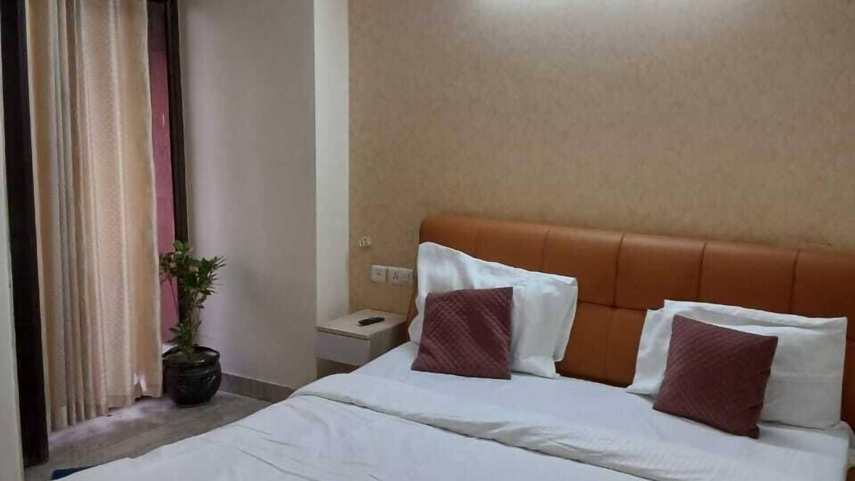 Vrindavan Hotel | Shree Krishna Valley