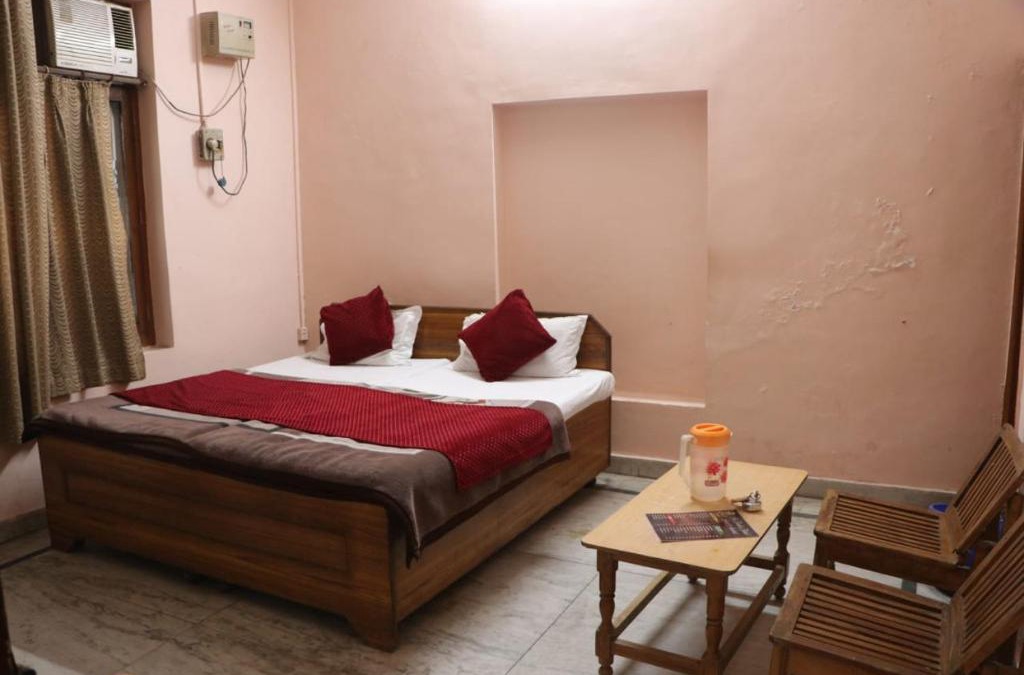 Haridwar House | Shri Banke Bihari Guest House, Bhoopatwala, Hiranwara, Haridwar, Uttarakhand, 249410