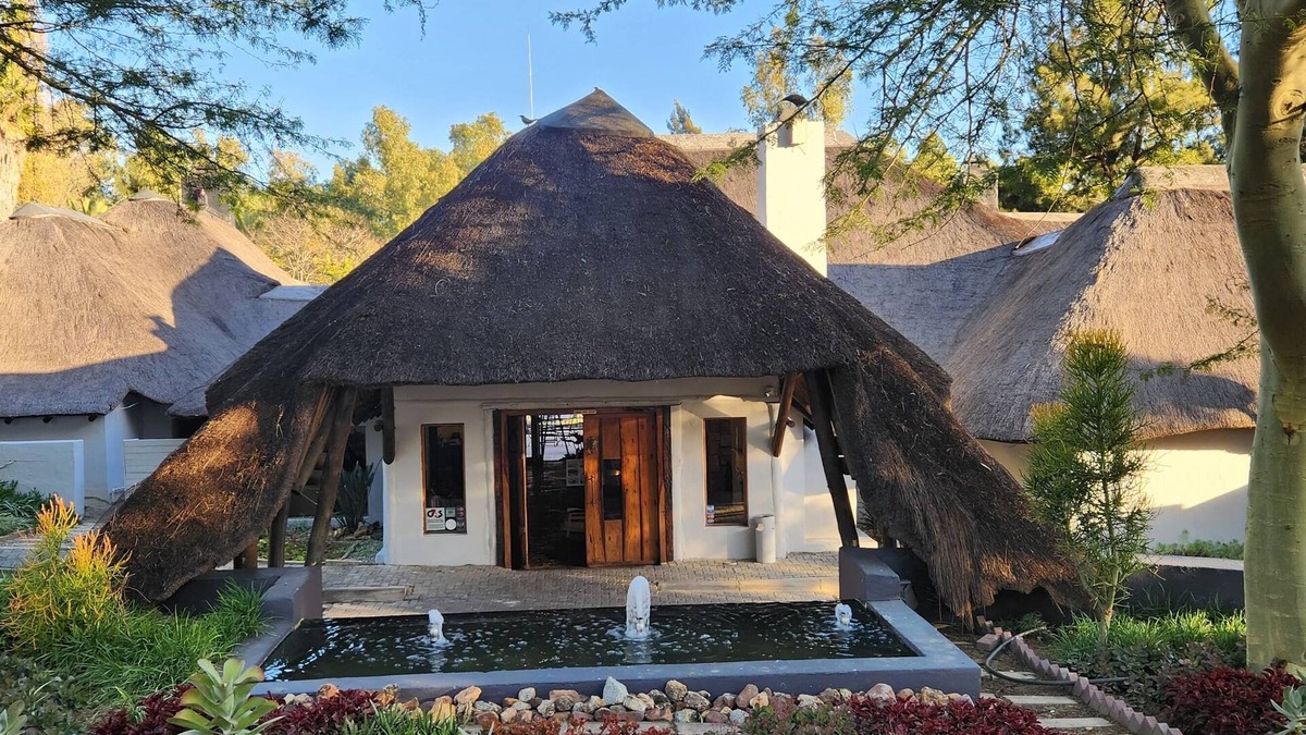 Greater Johannesburg Metropolitan Area Cabin | Shumba Valley Lodge Lanseria Airport
