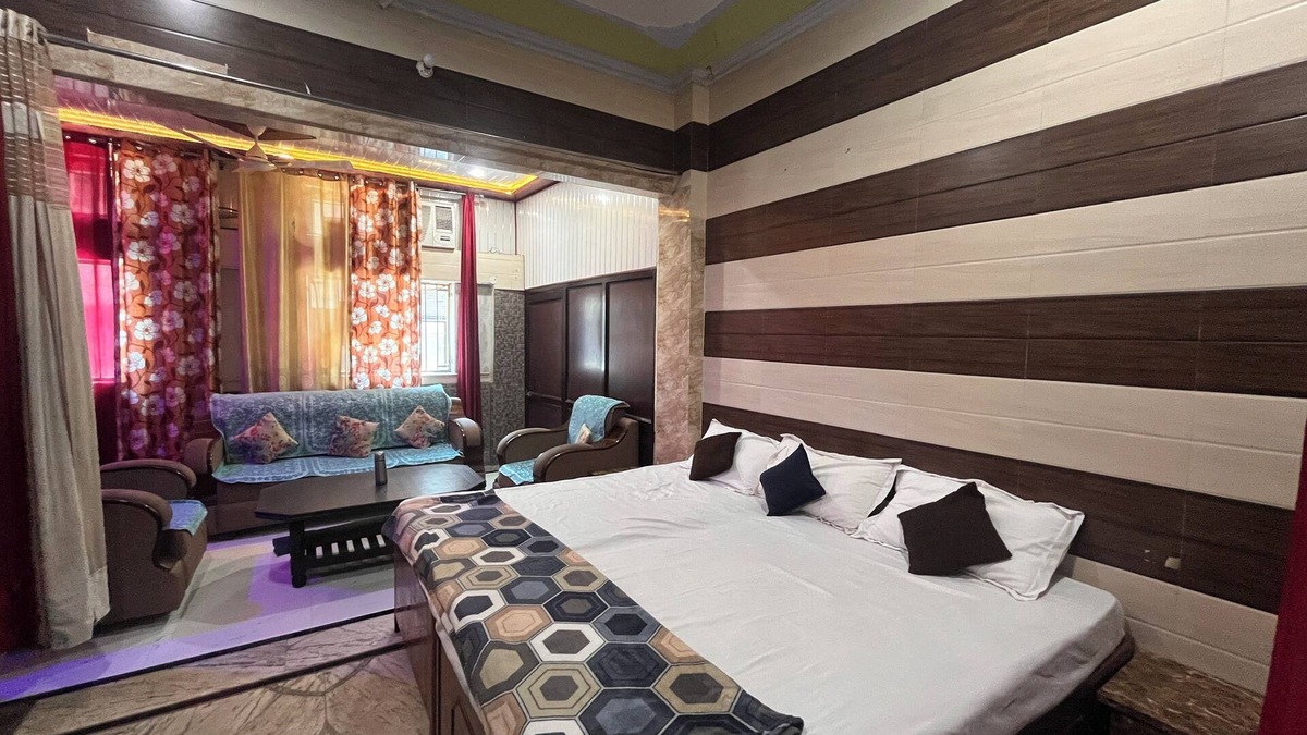 Vrindavan Apartment | shyamkunj homestay