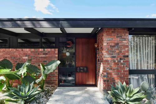 Healesville House | Sibbel House- Luxurious Mid-Century Modern Home, Yarra Valley