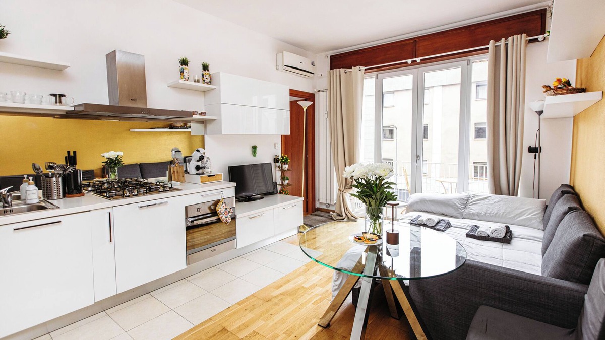 Centro Direzionale House | Sicilian Escape - 100m from Milan Central Station