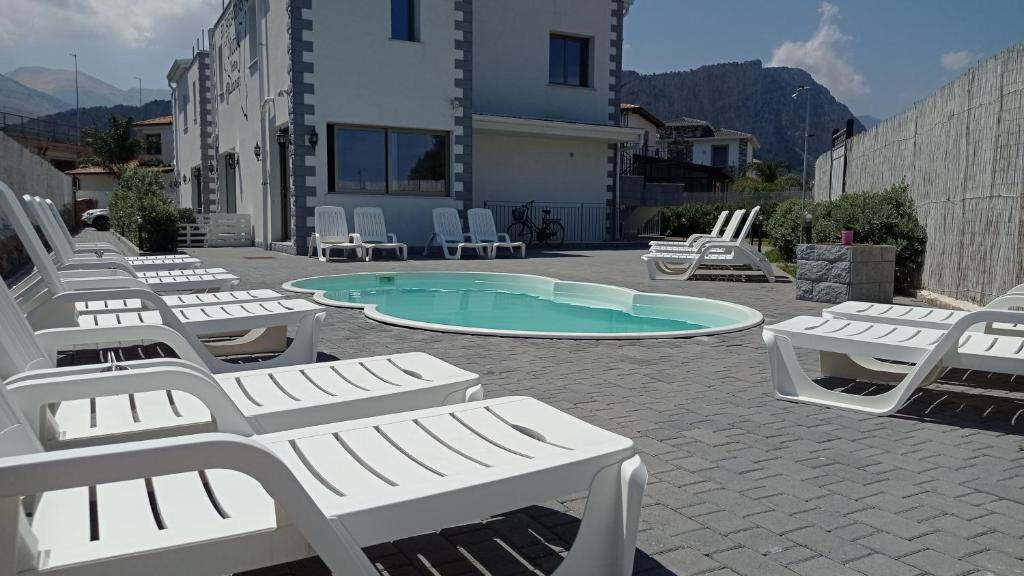 Carini House | Sicily Rooms Appartamenti