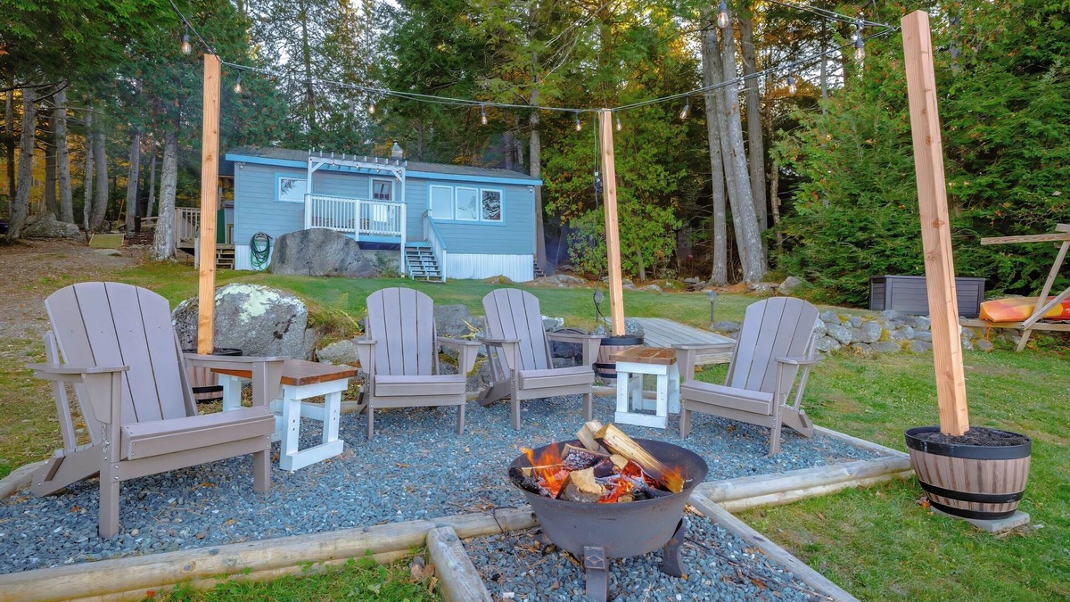 Otis Cabin | Side by Side Cabins on Lake with Private Beach near Acadia National Parknn