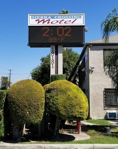 Bloomington Hotel | Sierra Crossing Motel