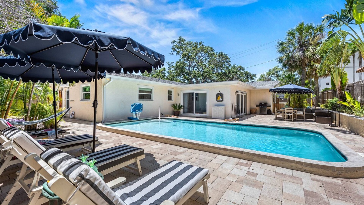 Bay Isle House | Siesta Dolce | Luxury Siesta Key Home w/Private Heated Pool, Close To Beach!