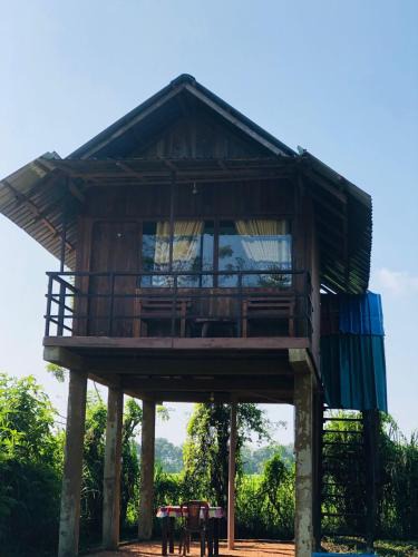 Sigiriya Cabin | Sigiriya Paddy Field Hut