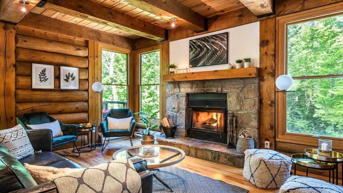 Lac-Superieur Ski Chalet | Signature Chalet | Spa, Sauna & Fireplace at Eko59