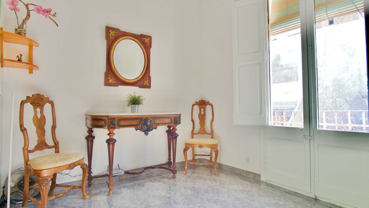 el Camp d'en Grassot i Gracia Nova Apartment | Silent flat in Gracia minutes 10 minutes walking from Sagrada Familia!