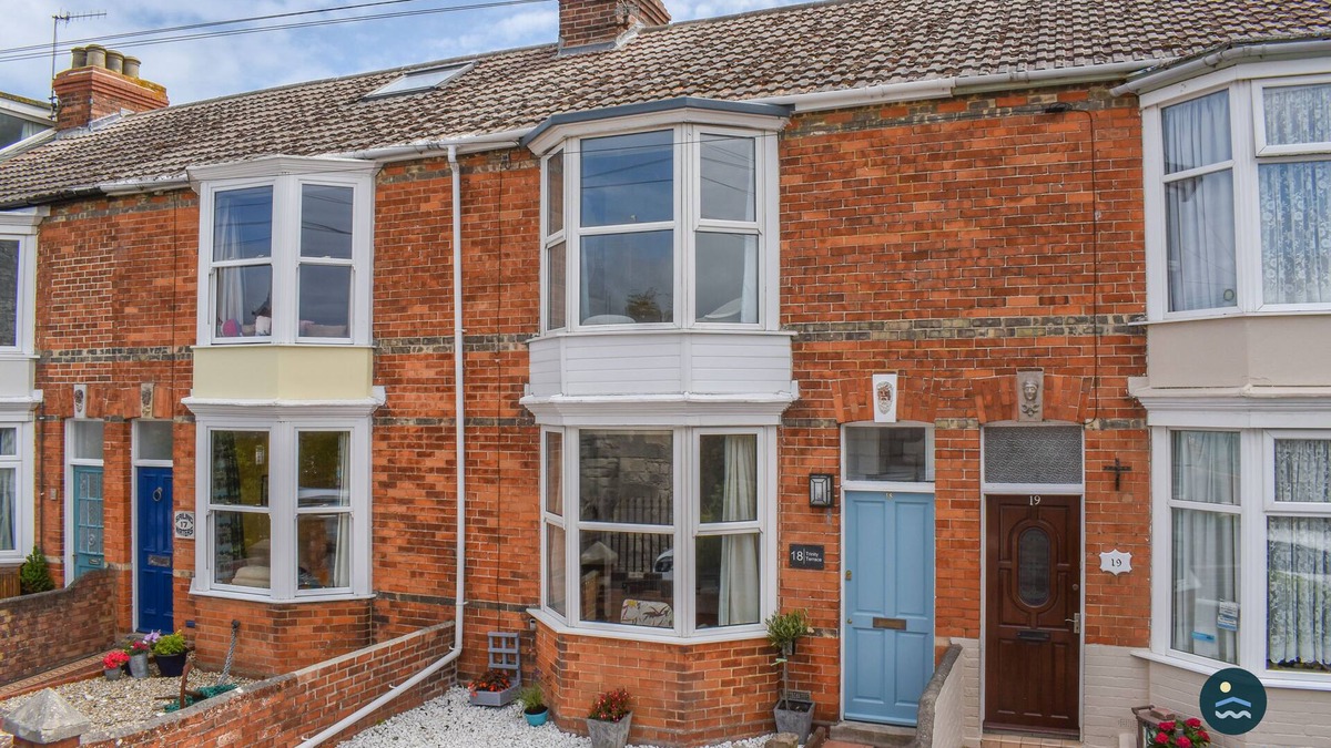 Weymouth House | Silks & Sails, Harbourside Holiday Cottage