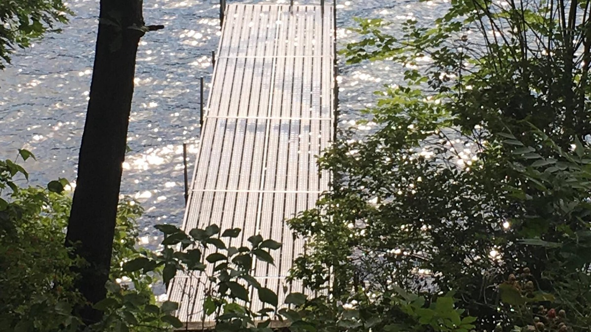 Silver Bay Cottage | Silver Bay Lake George Lakefront. SPECIAL Rent 5 nights, get 6th free. Fall 2023
