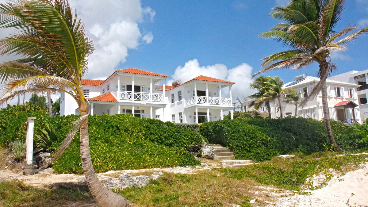 Silver Sands Villa | Silver Sands Beach Villas are great for family-friendly activities & surfing