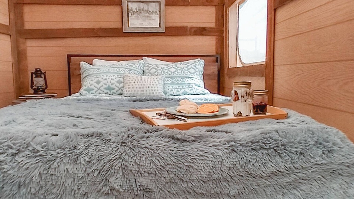 Tombstone Cabin | Silver Spur Homestead