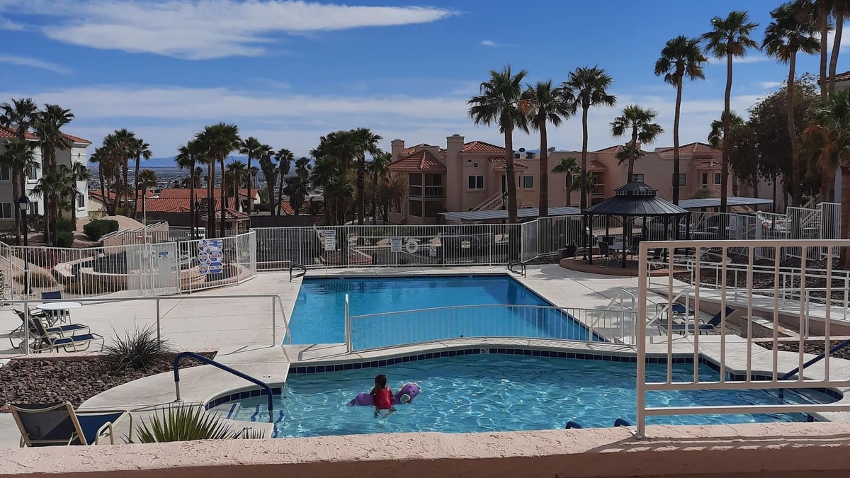 Laughlin Condo | Silver State Sunshine Paradise