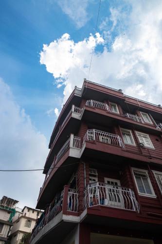 Laitumkhrah House | Silversky Guesthouse - Shillong